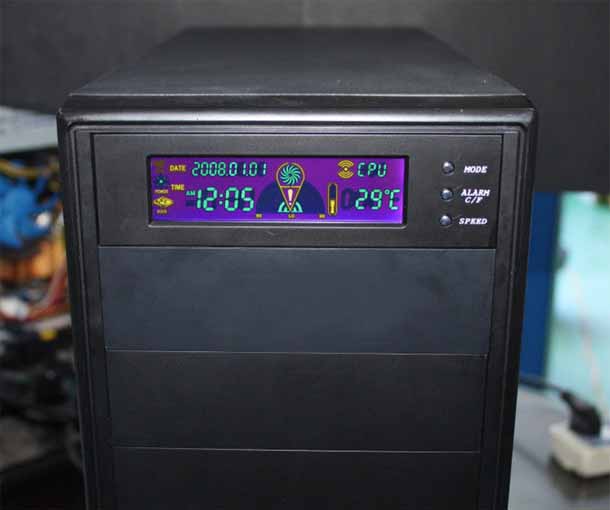 Экран температуры компьютера. Системный блок MPT-203. Корпус для ПК С дисплеем. Корпус системного блока с дисплеем. Корпус с монитором для компьютера.